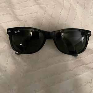 Ray Ban New Wayfarer Black Sunglasses gently used